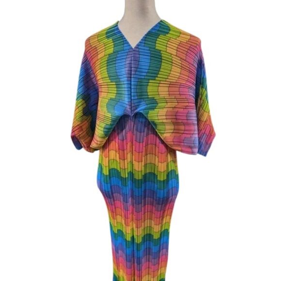Dressed In Lala Woman Of The Hour Rainbow Kaleidoscope Dress Kimono Sleeve OS - Picture 1 of 7